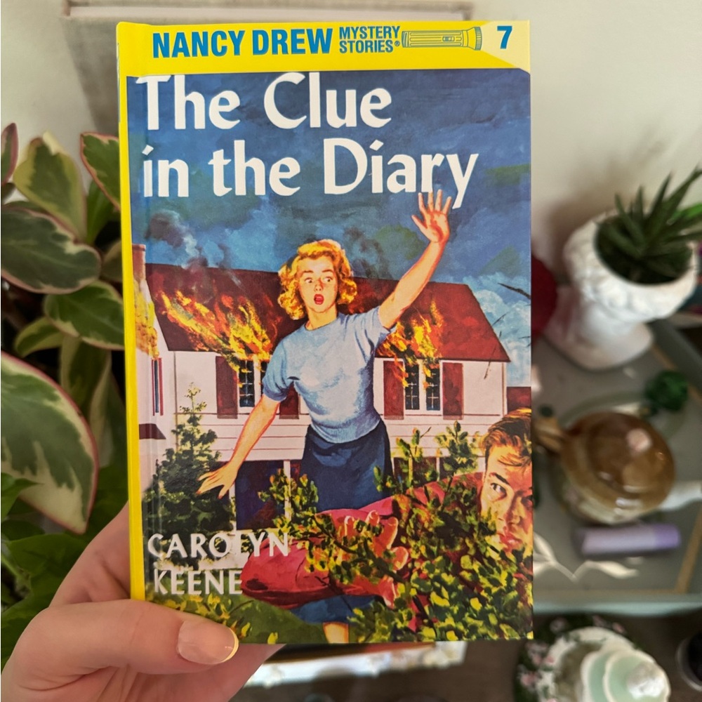Nancy Drew Mystery Book - The Clue in the Diary